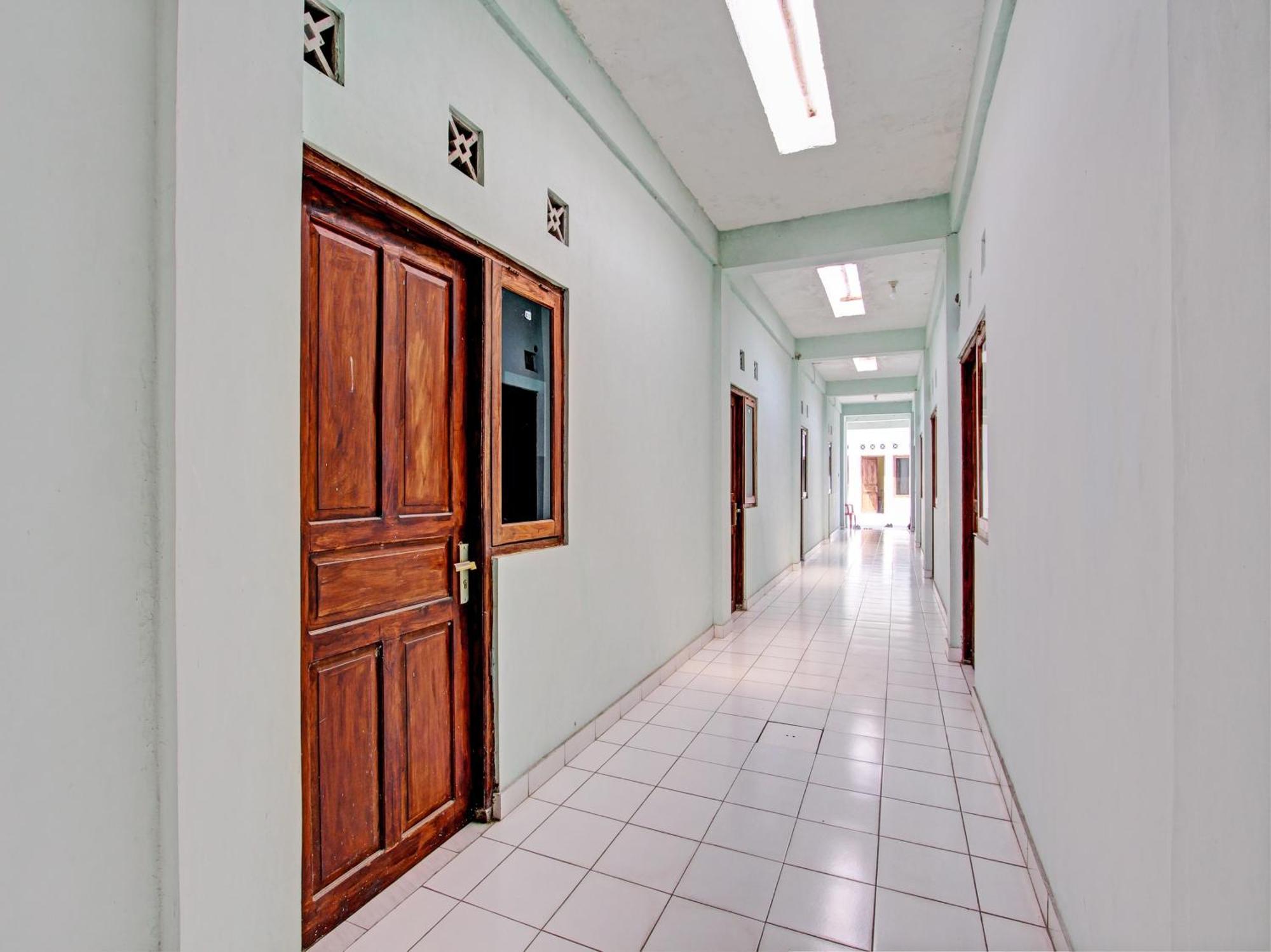 Spot On 93020 Rumah Singgah Ganjuran Bantul Exterior foto
